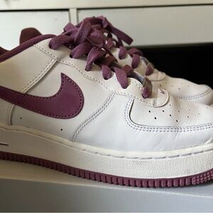 Nike Kids White and Purple Sneakers